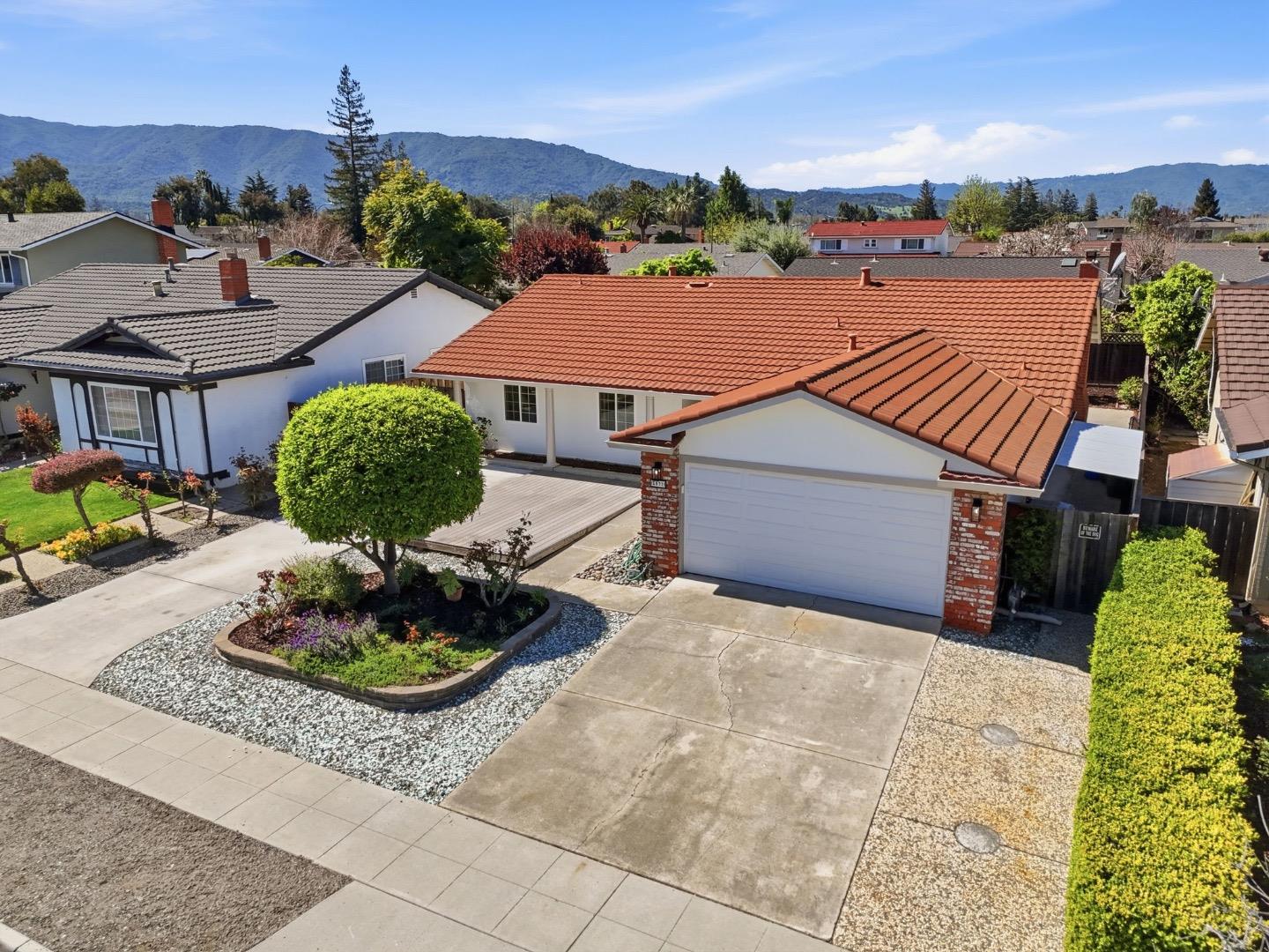 5031 Las Cruces Court