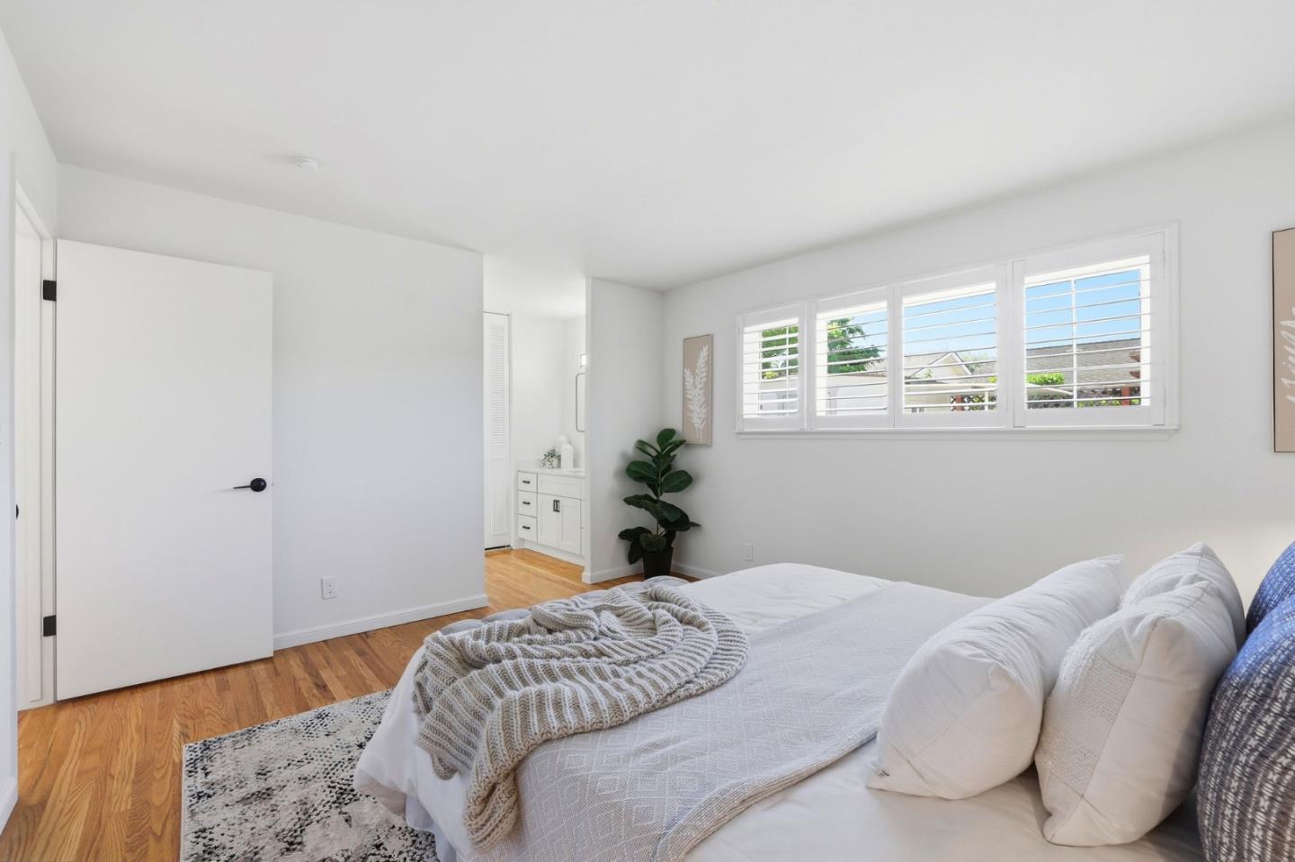 5031 Las Cruces Court