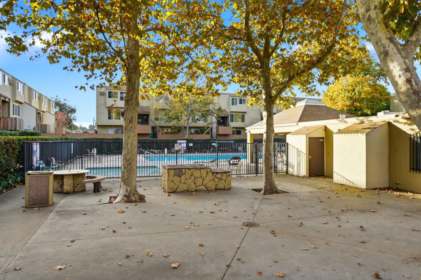 460 Auburn Way 5