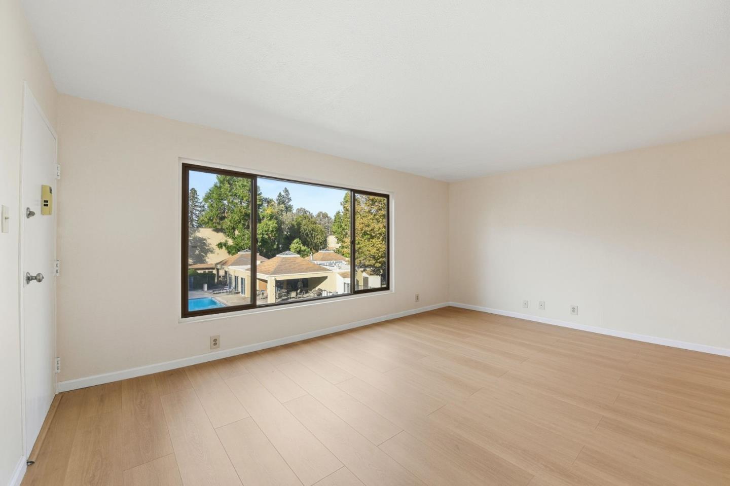 460 Auburn Way 5