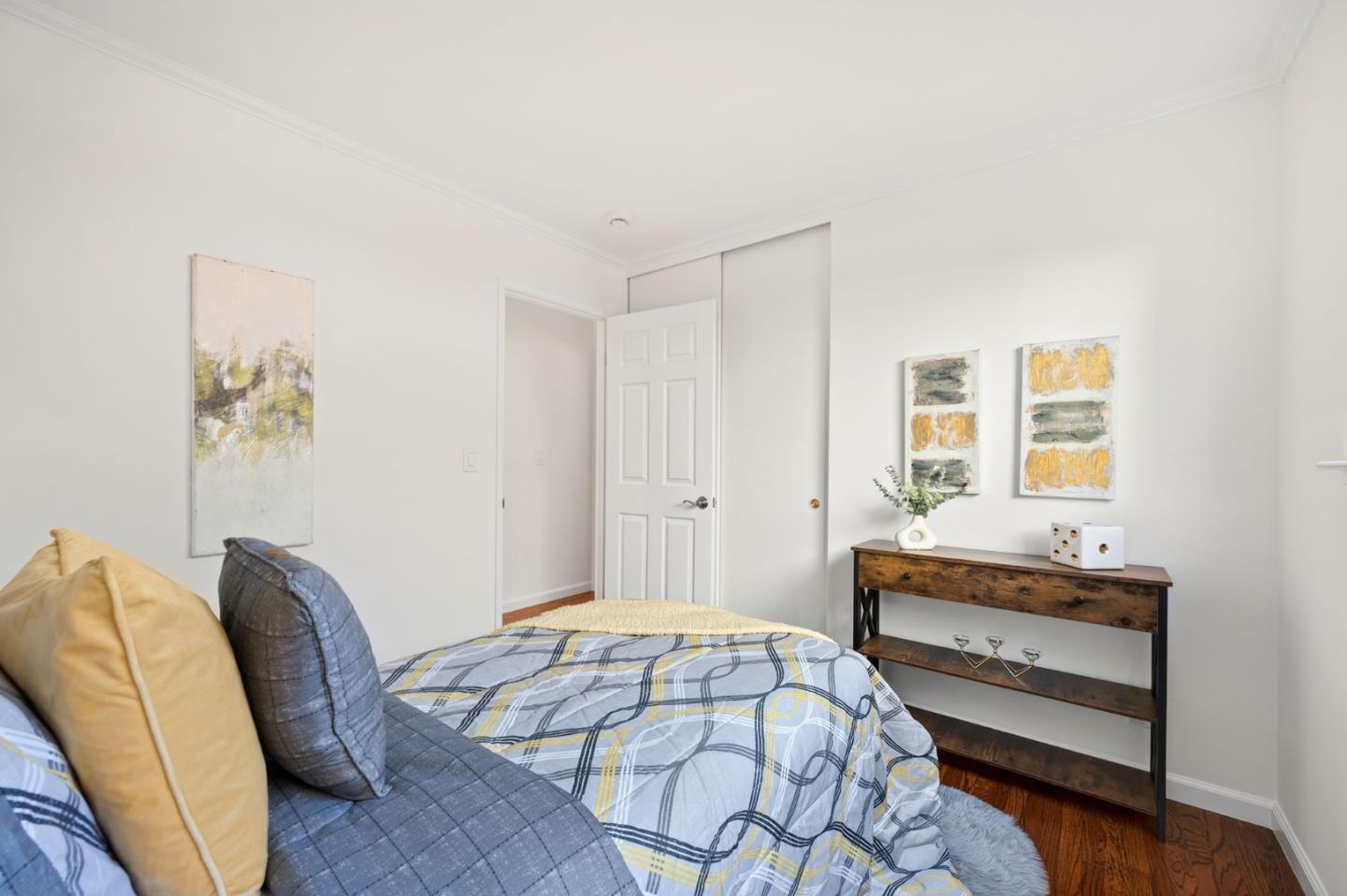 1096 Del Cambre Drive