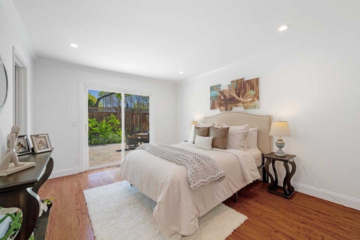 1096 Del Cambre Drive