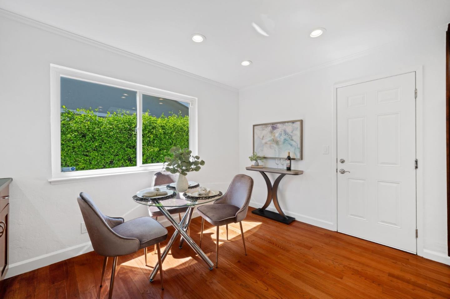 1096 Del Cambre Drive