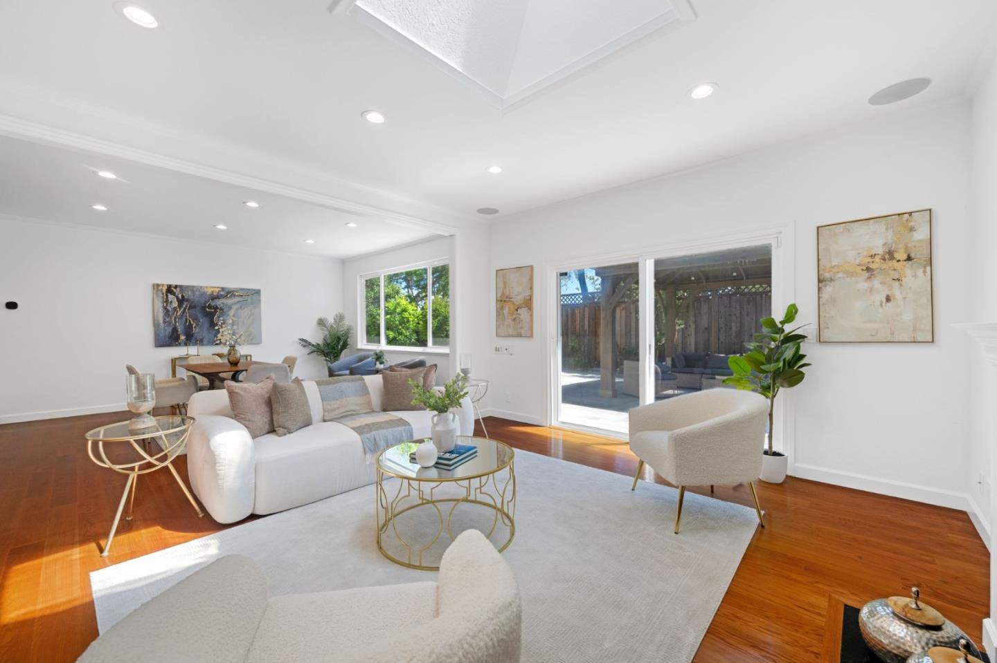 1096 Del Cambre Drive