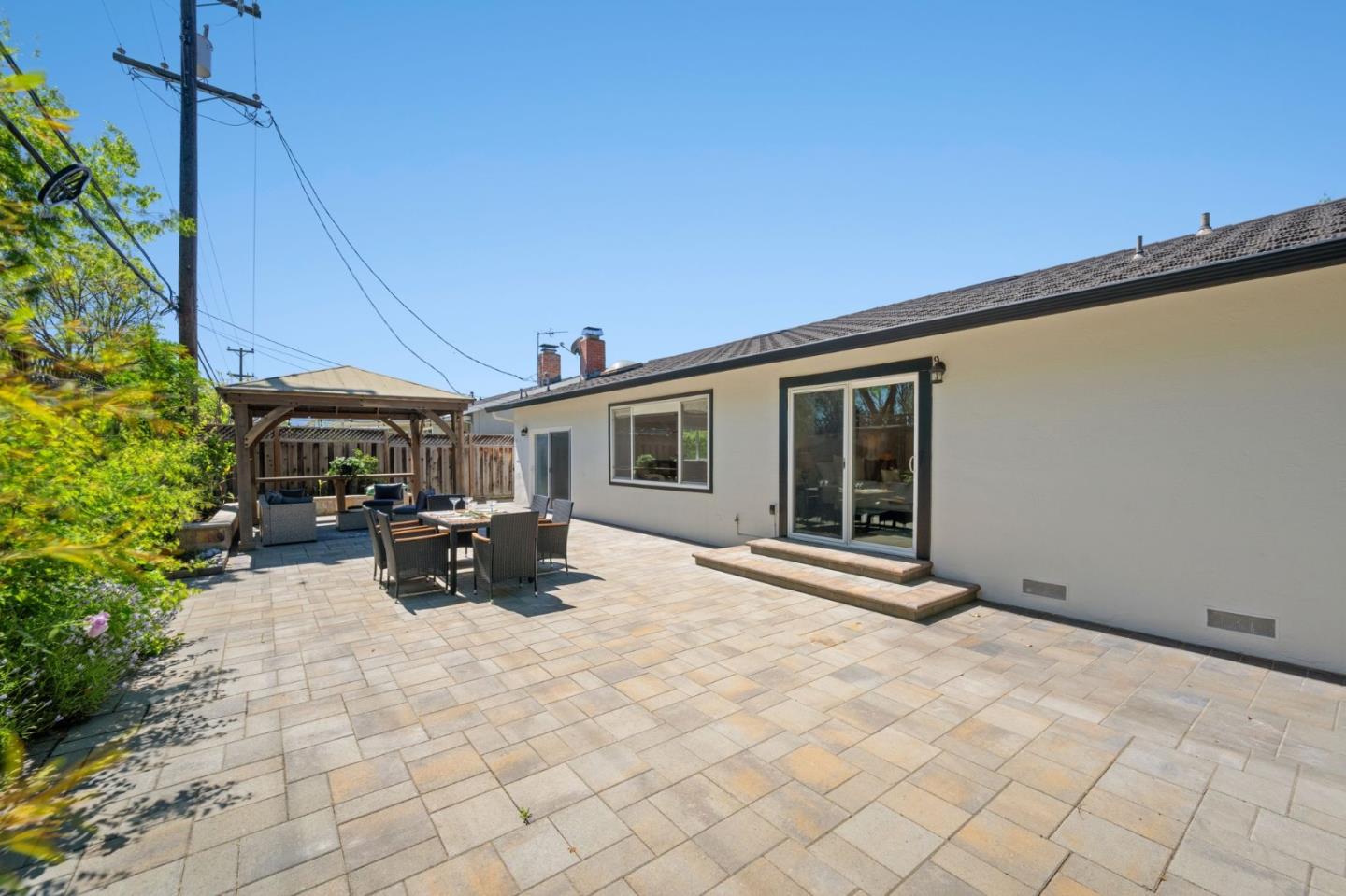 1096 Del Cambre Drive