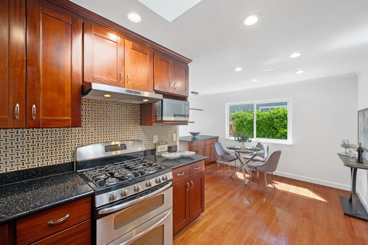 1096 Del Cambre Drive