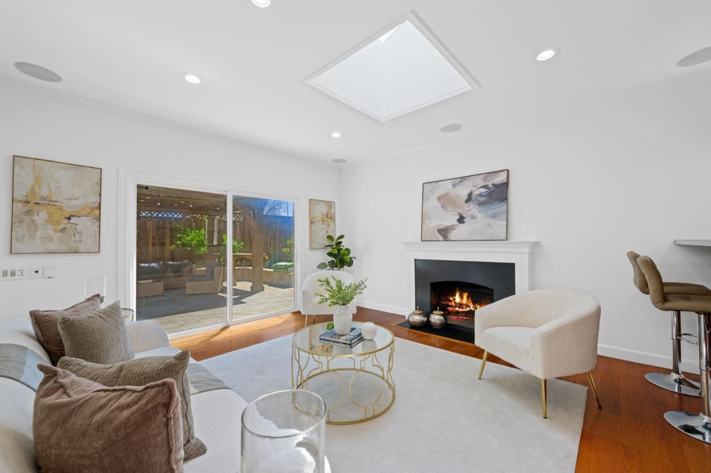 1096 Del Cambre Drive