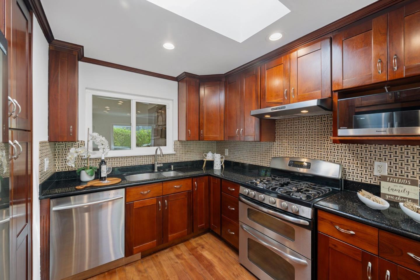 1096 Del Cambre Drive