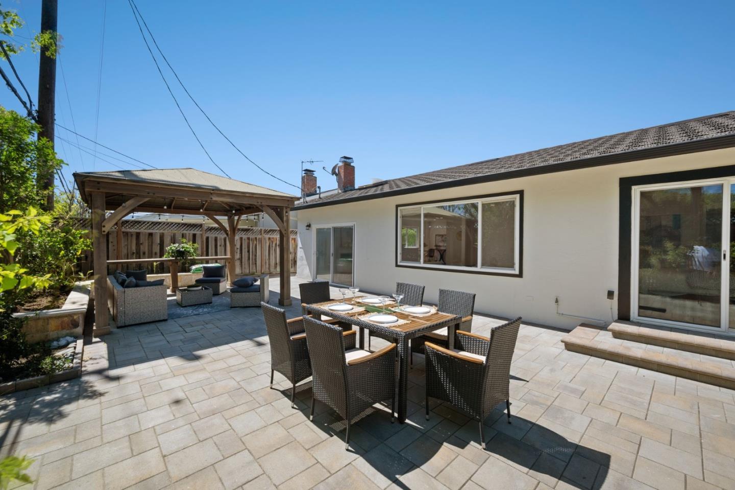 1096 Del Cambre Drive