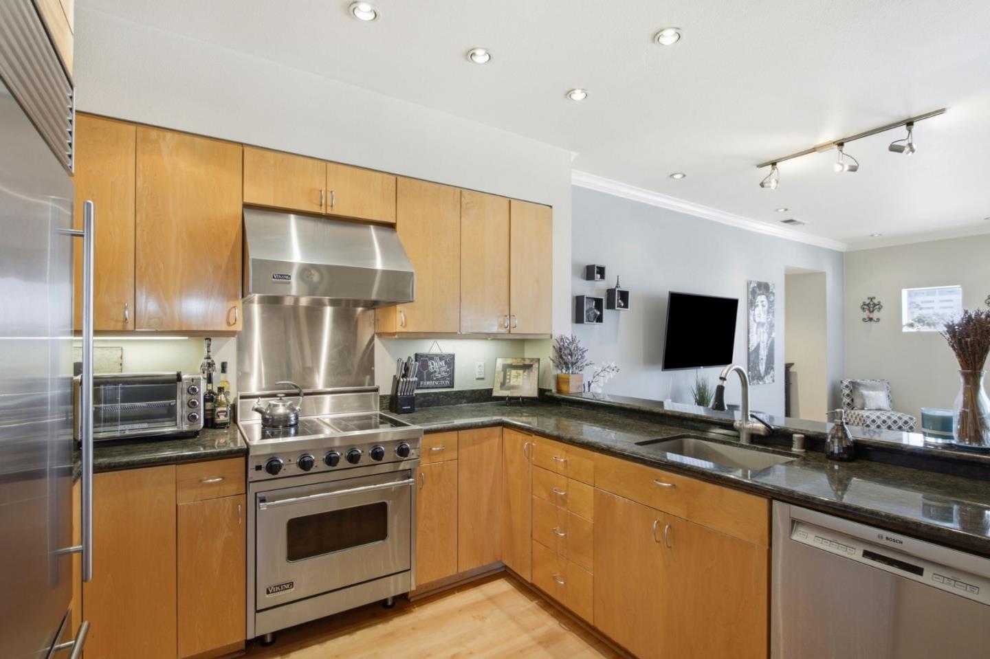 97 East Saint James Street 57