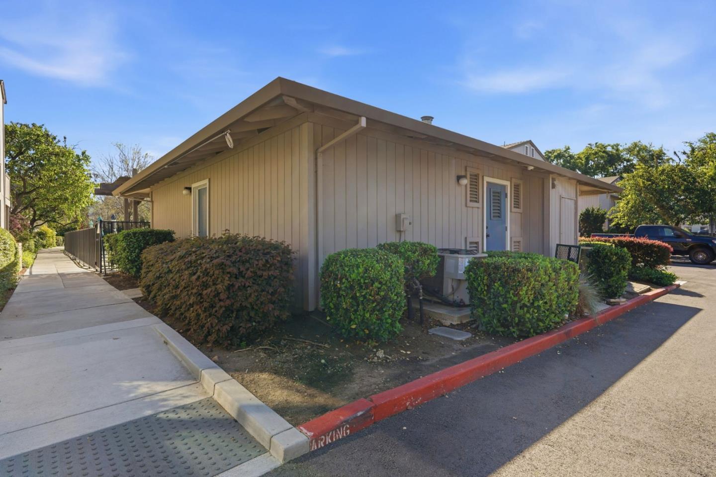 3492 Wine Barrel Way