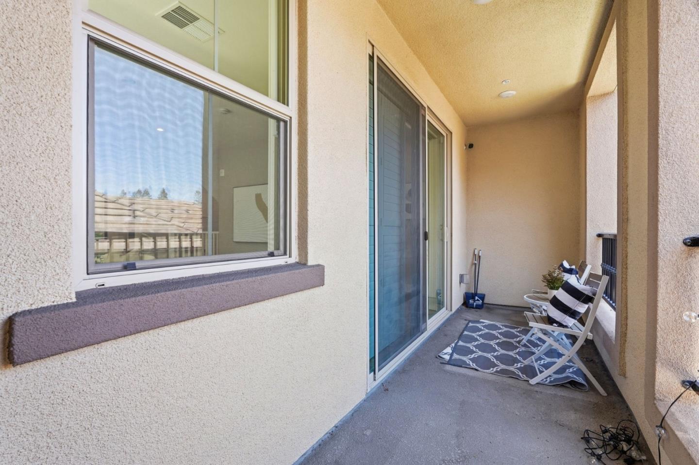 560 Saint Remi Terrace 1