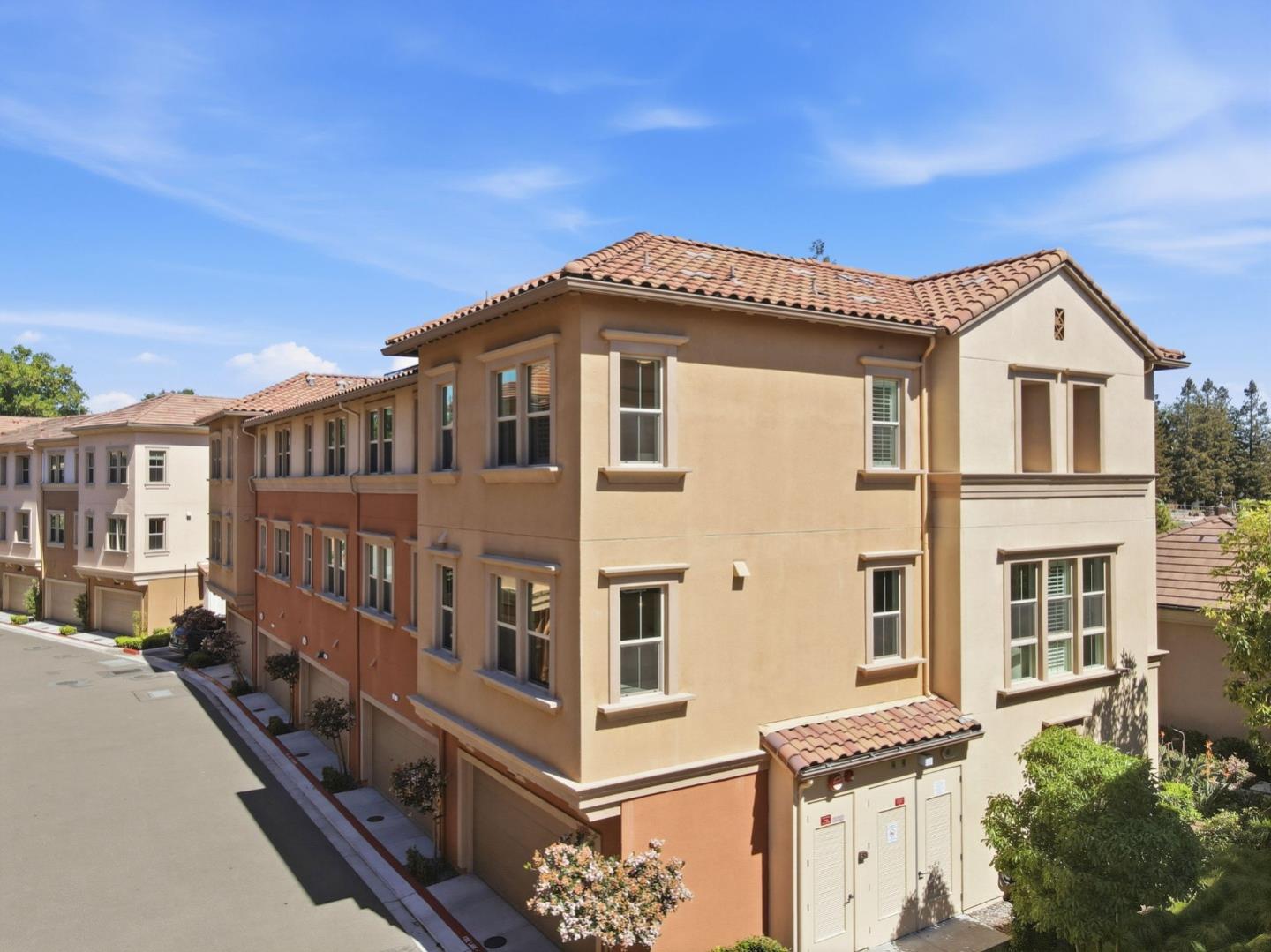 560 Saint Remi Terrace 1