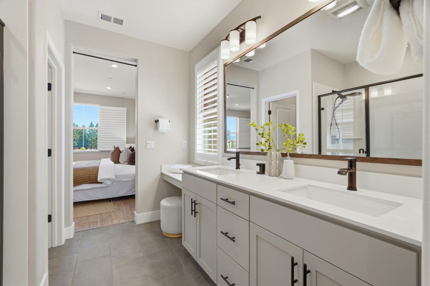 560 Saint Remi Terrace 1