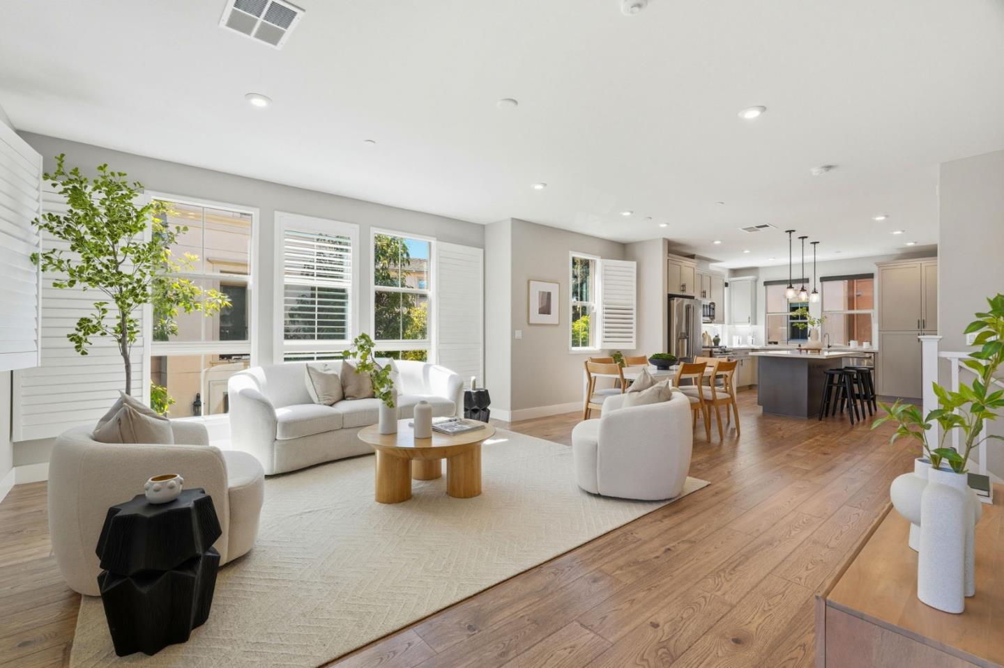 560 Saint Remi Terrace 1