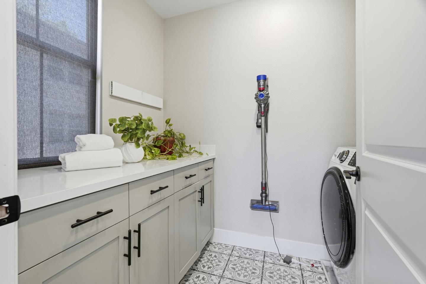 560 Saint Remi Terrace 1