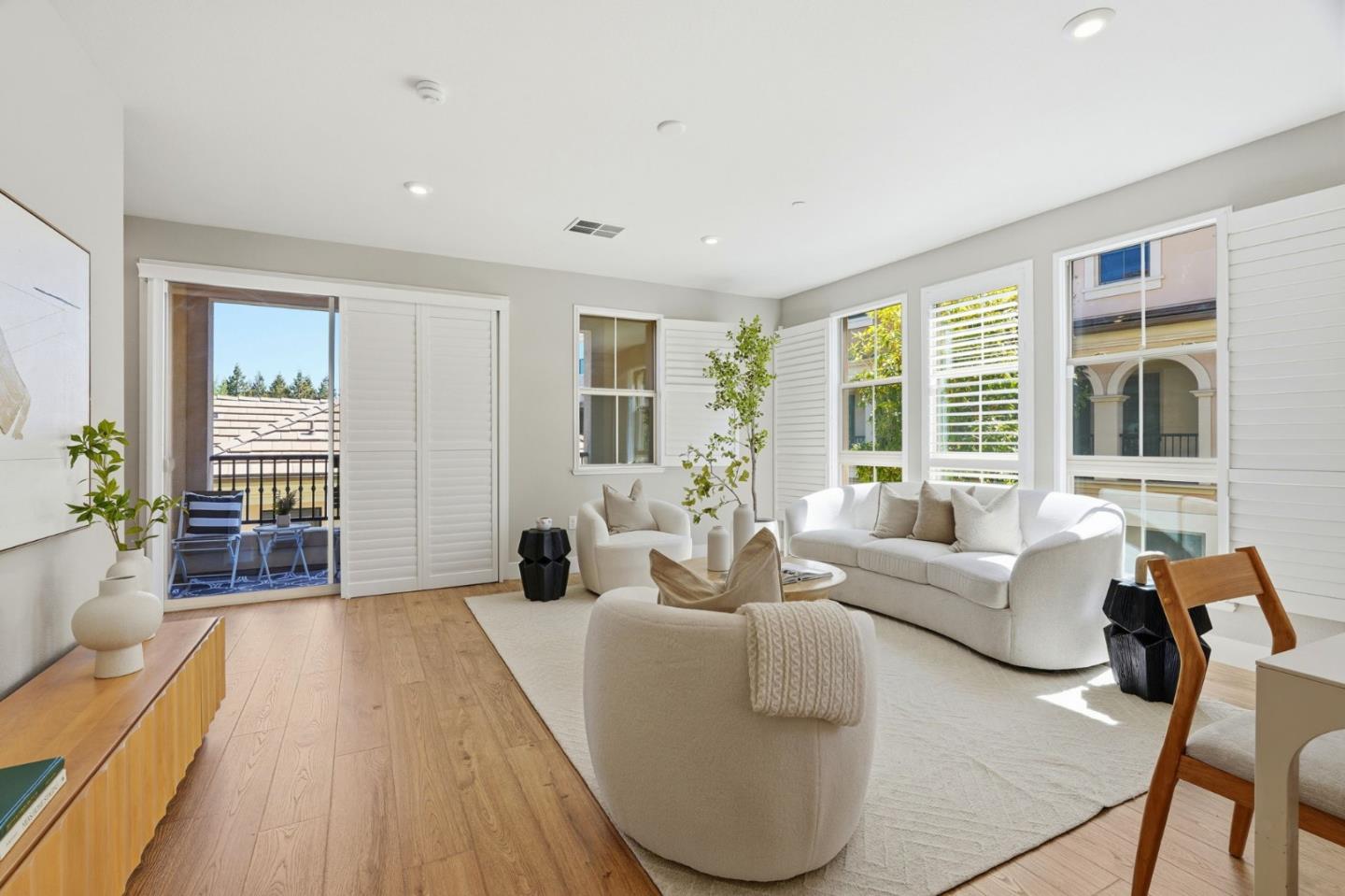 560 Saint Remi Terrace 1