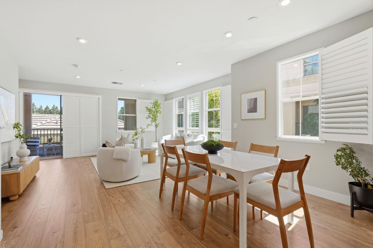 560 Saint Remi Terrace 1