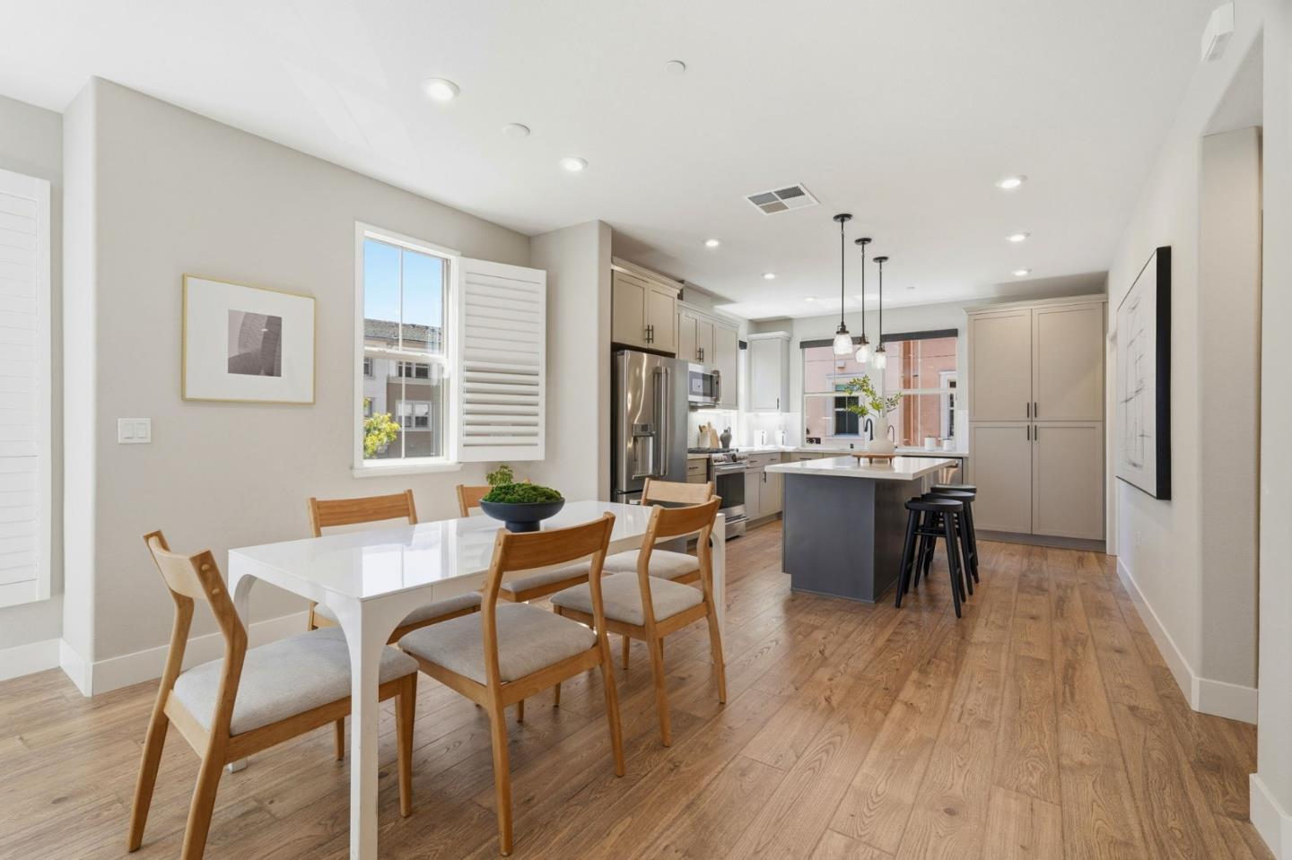 560 Saint Remi Terrace 1