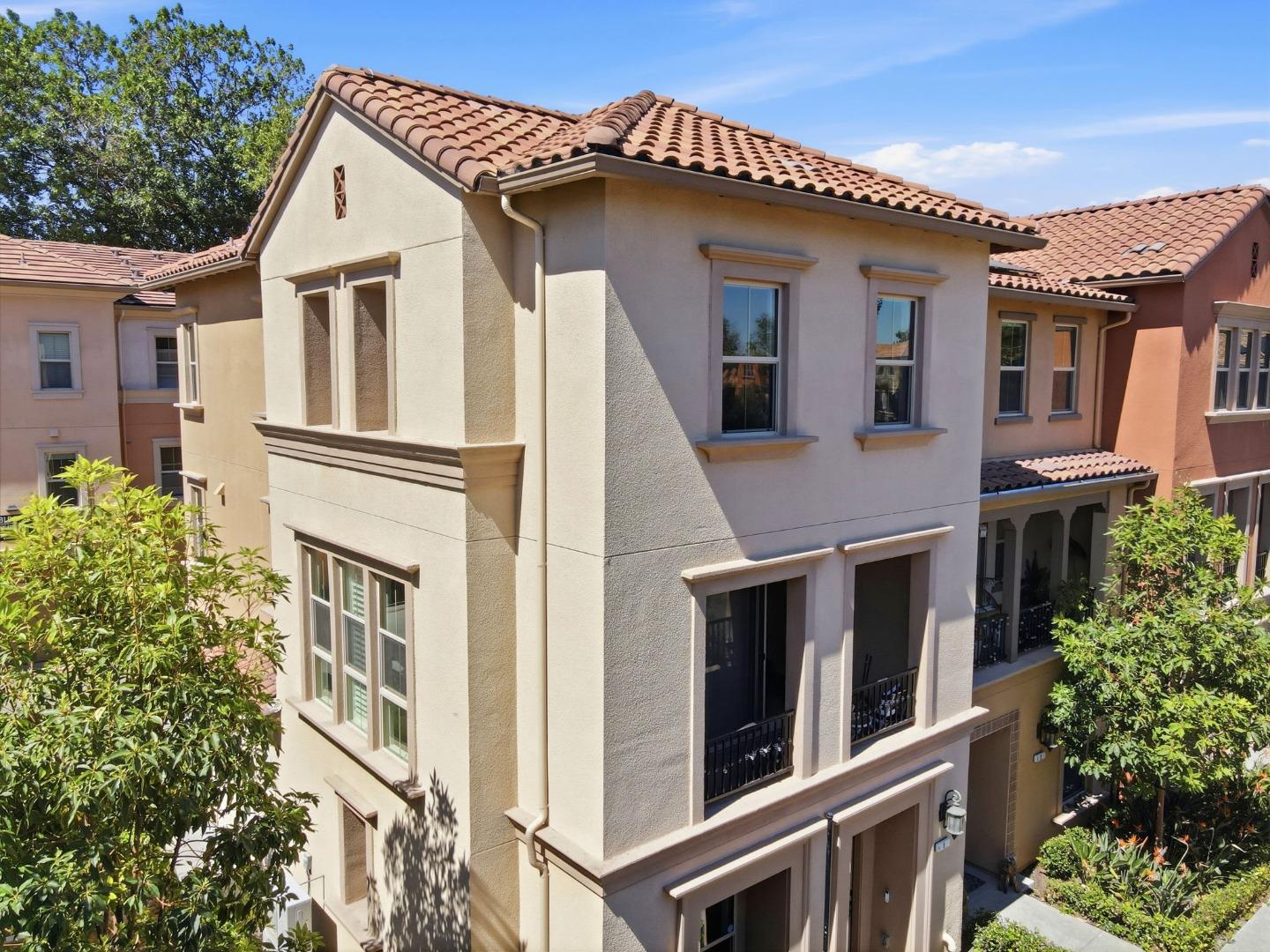 560 Saint Remi Terrace 1