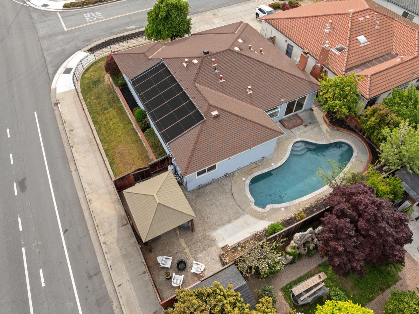 702 Royal Glen Drive