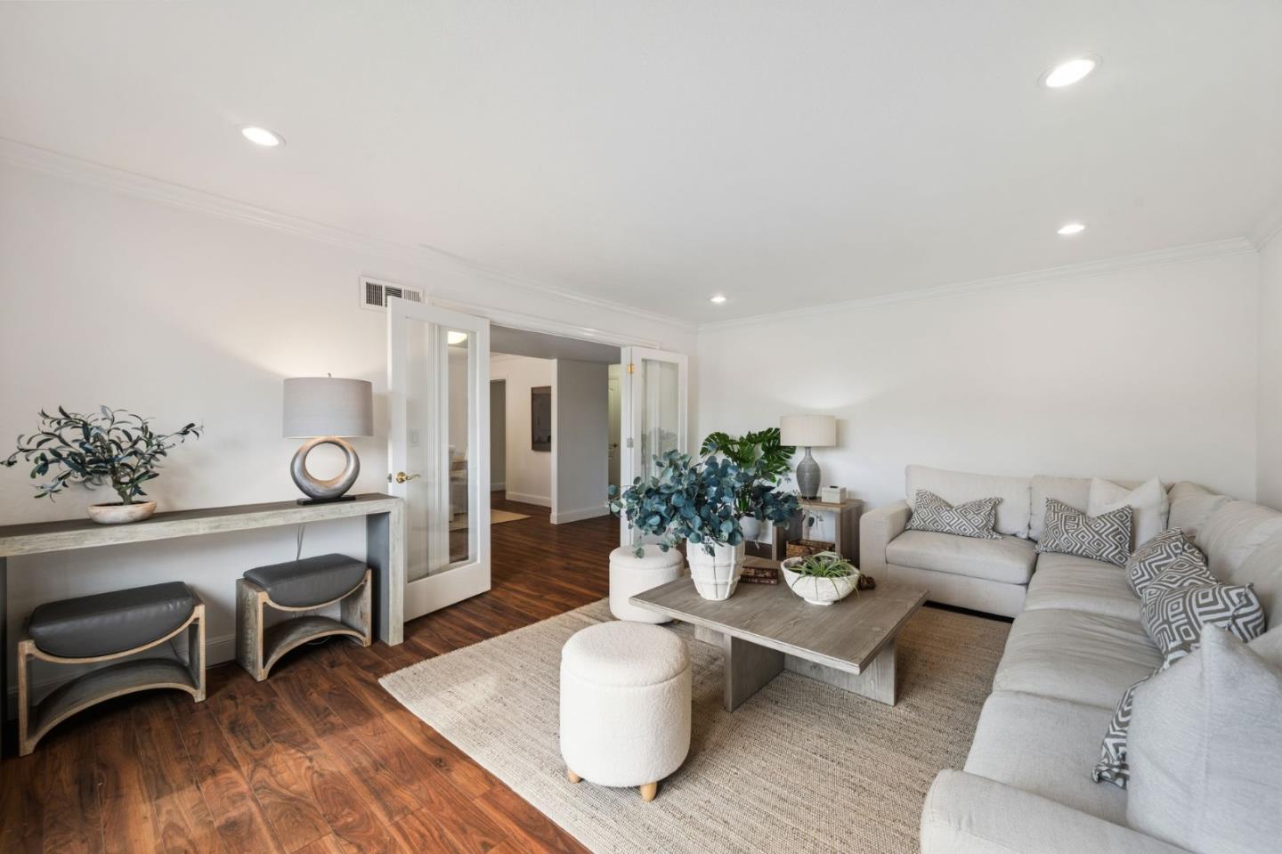 702 Royal Glen Drive