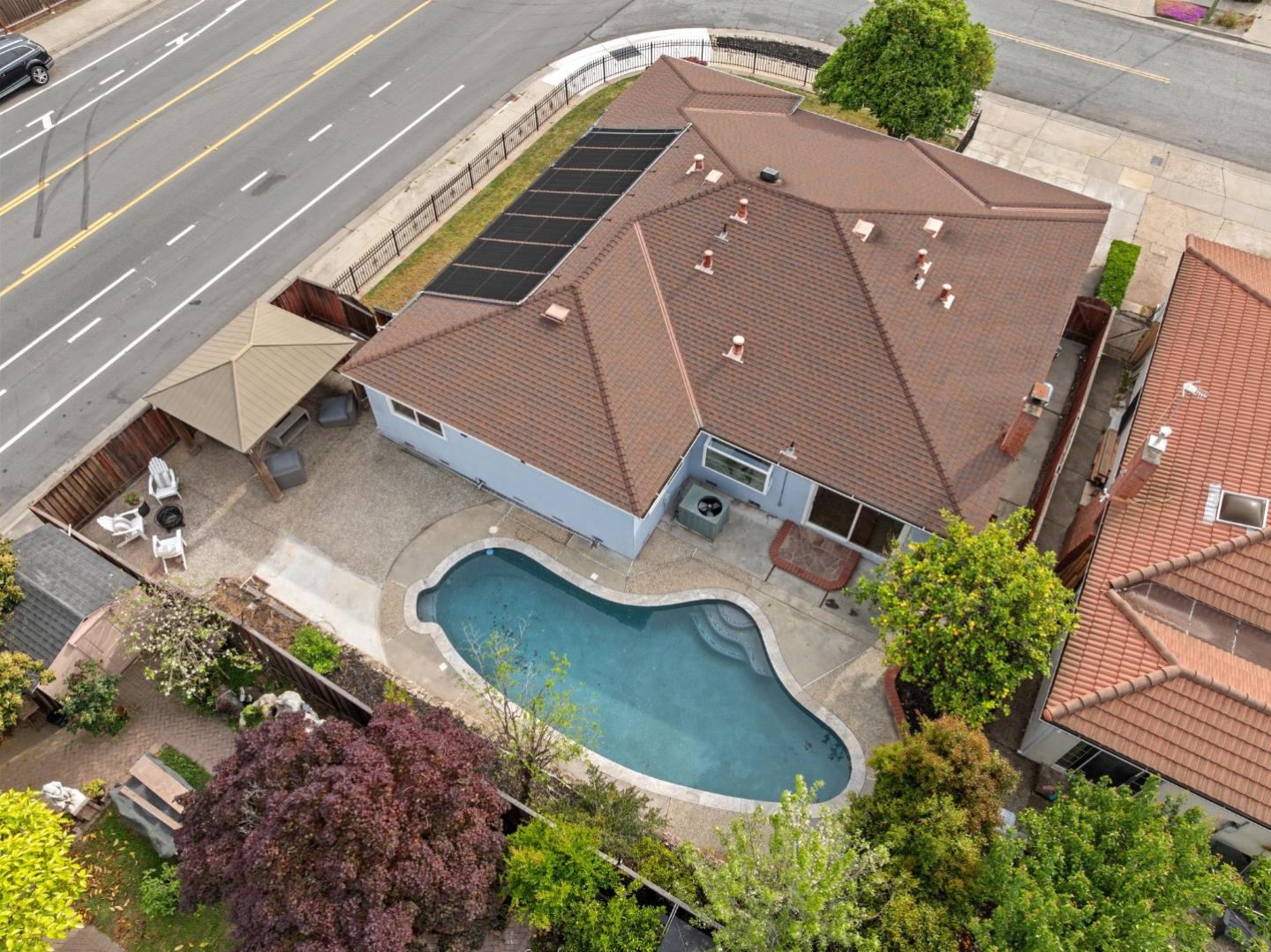 702 Royal Glen Drive