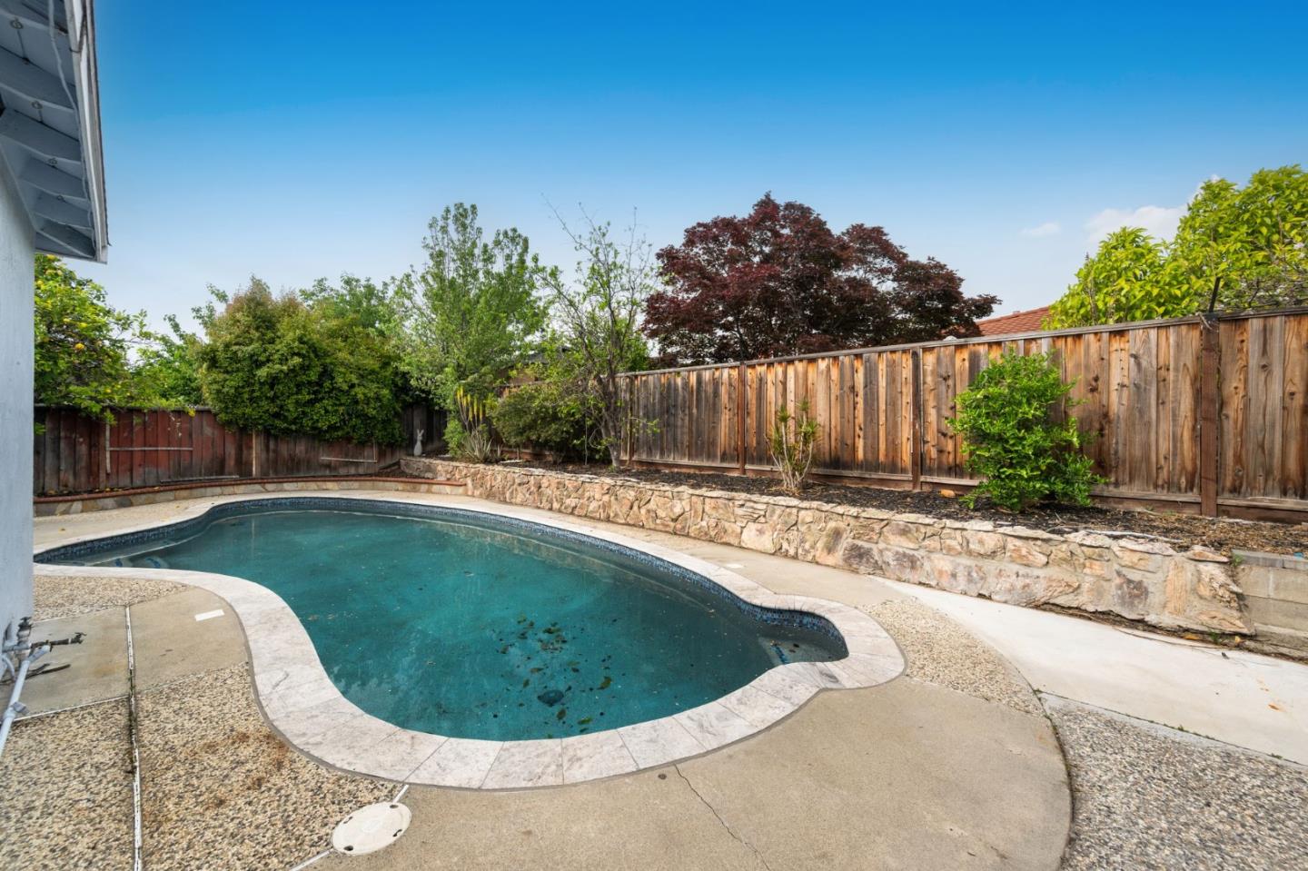 702 Royal Glen Drive