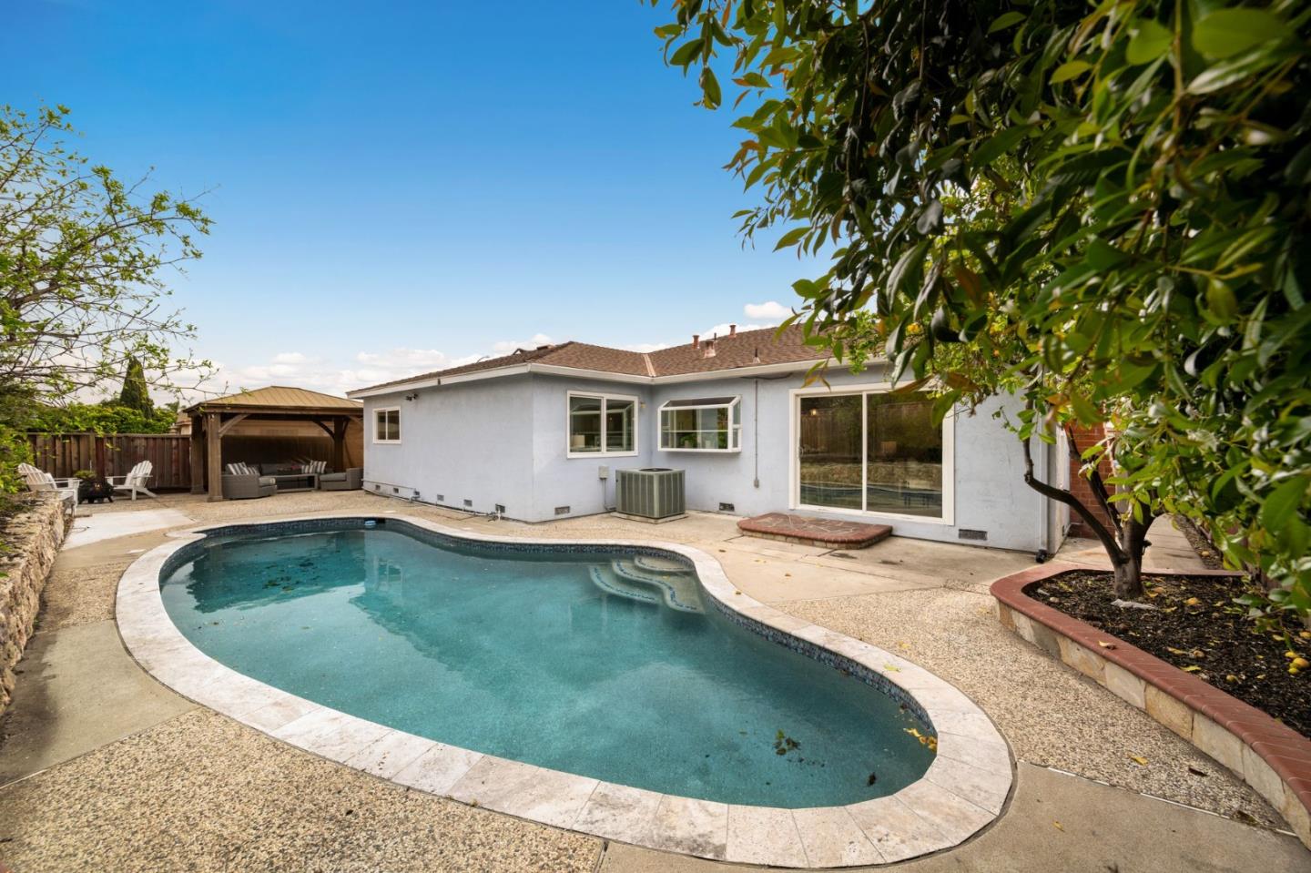 702 Royal Glen Drive