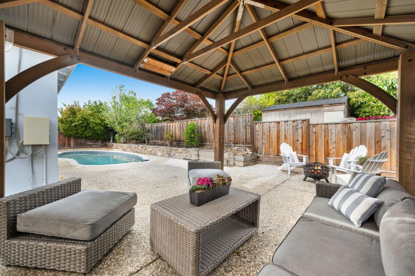 702 Royal Glen Drive