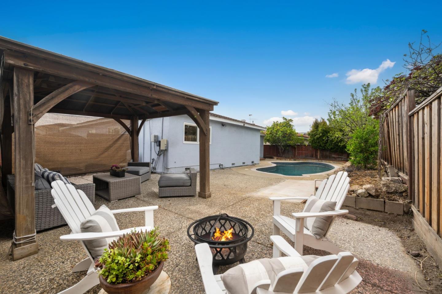 702 Royal Glen Drive