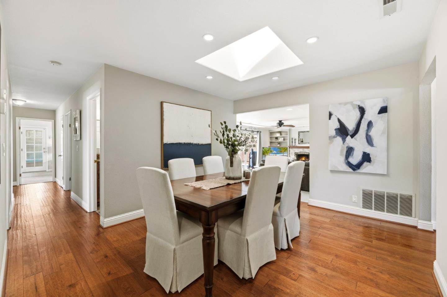 711 Chatsworth Place