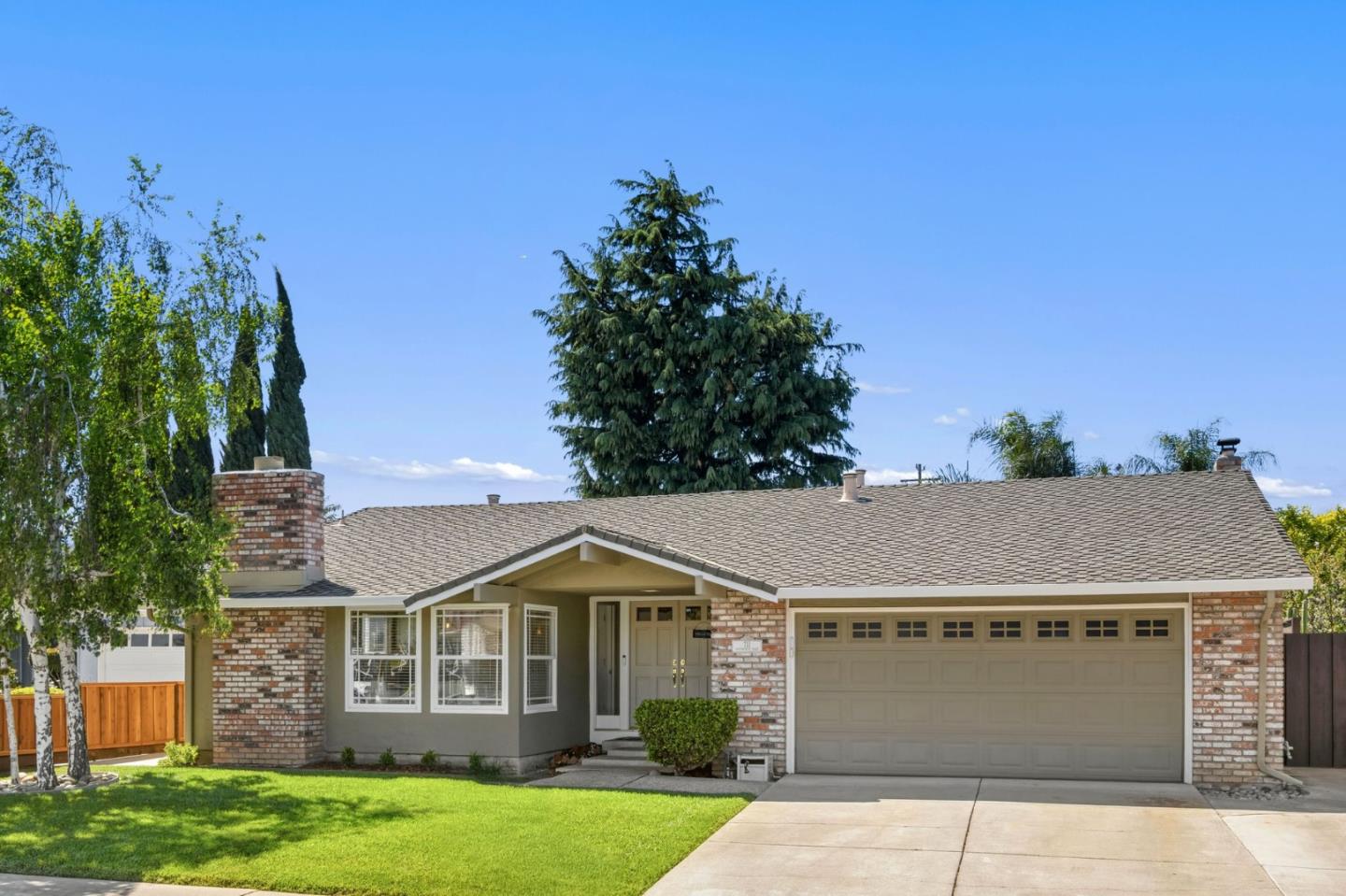 711 Chatsworth Place