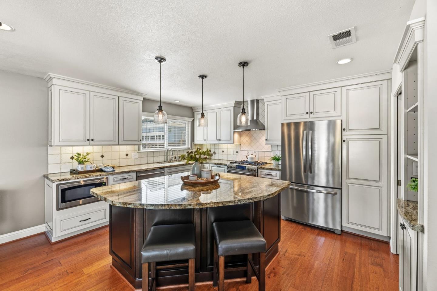 711 Chatsworth Place