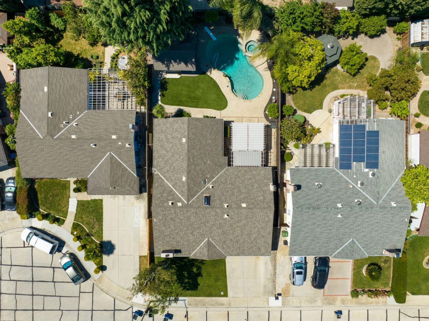 711 Chatsworth Place