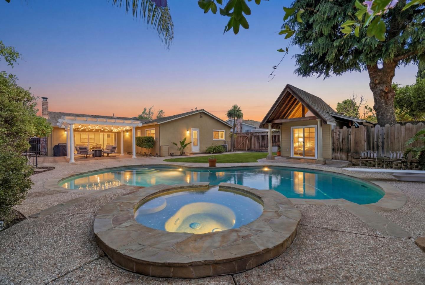 711 Chatsworth Place