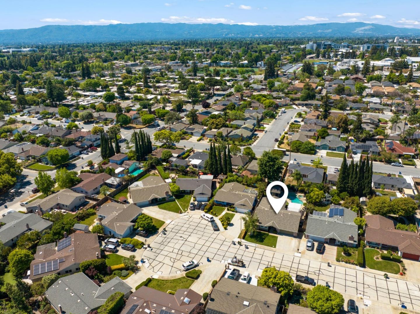 711 Chatsworth Place