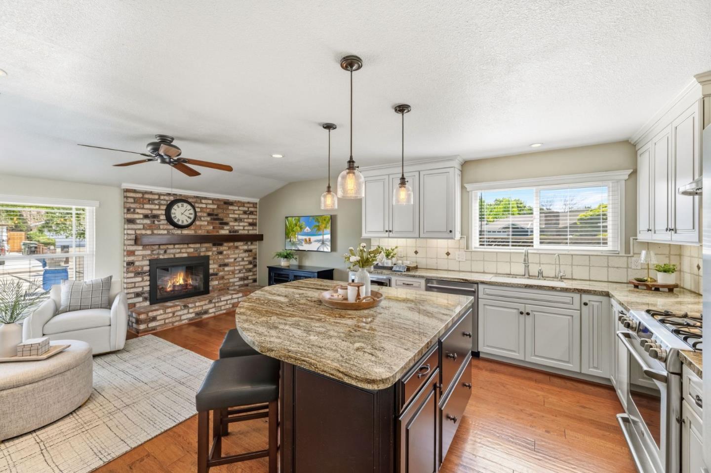 711 Chatsworth Place