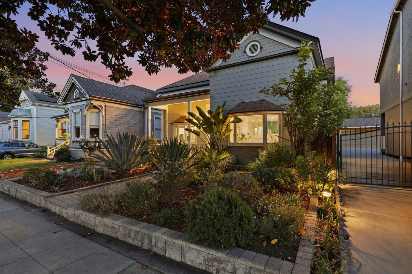 1274 Magnolia Avenue