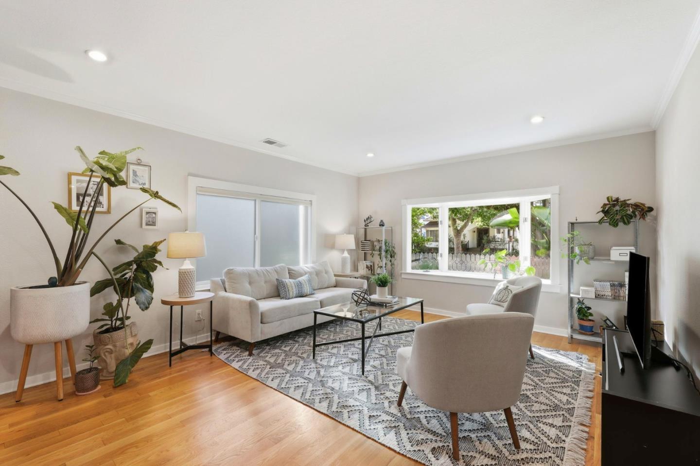 1274 Magnolia Avenue