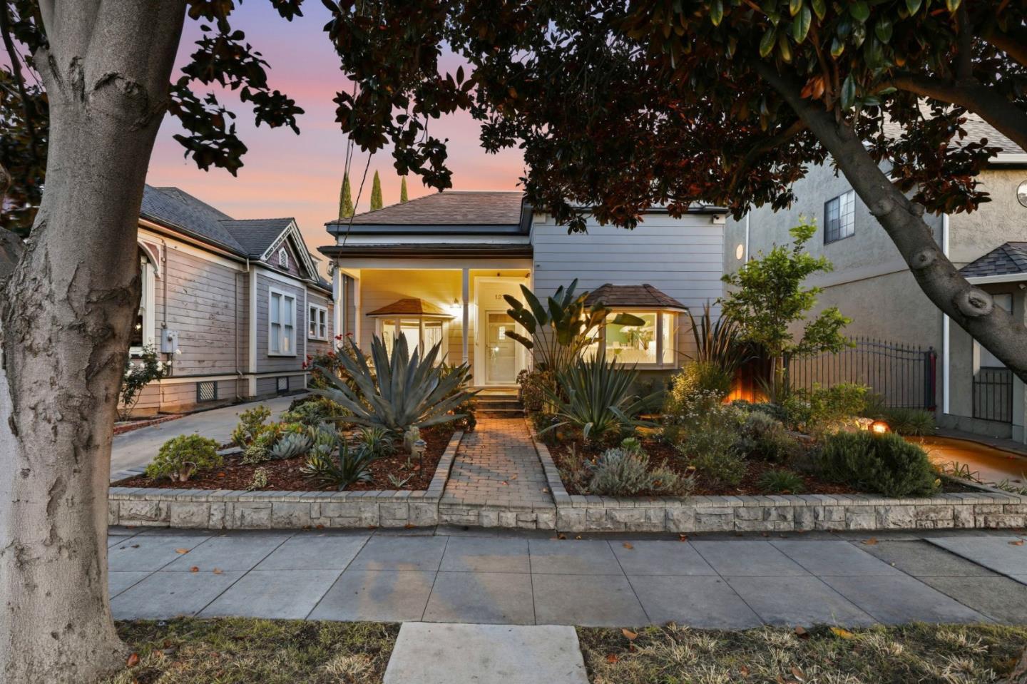 1274 Magnolia Avenue