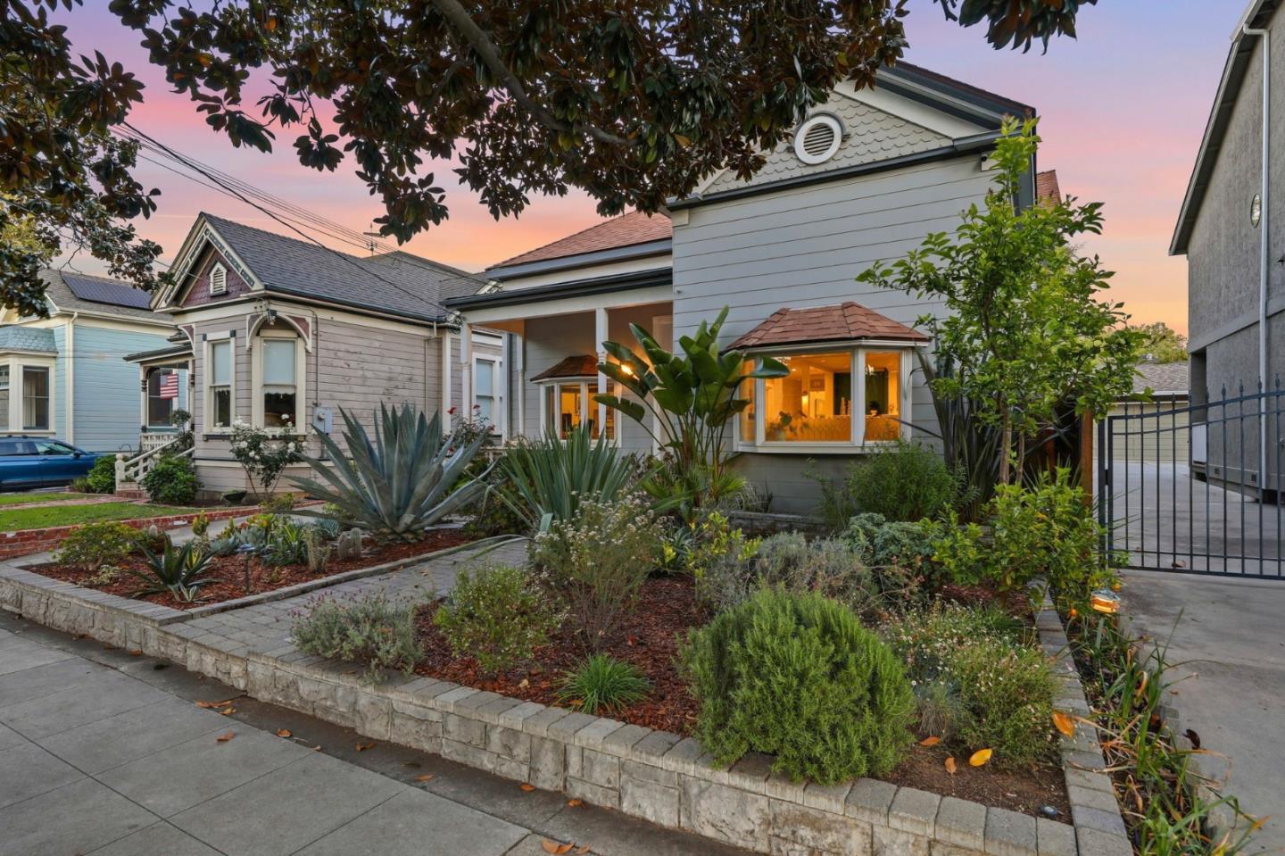 1274 Magnolia Avenue