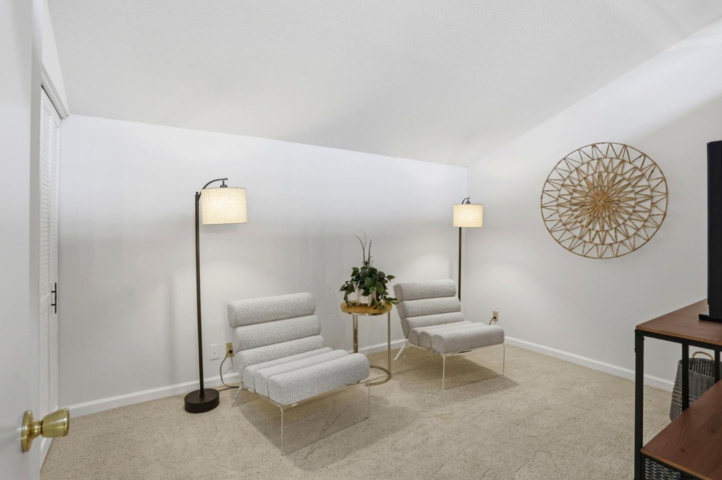 5231 Leesa Ann Court