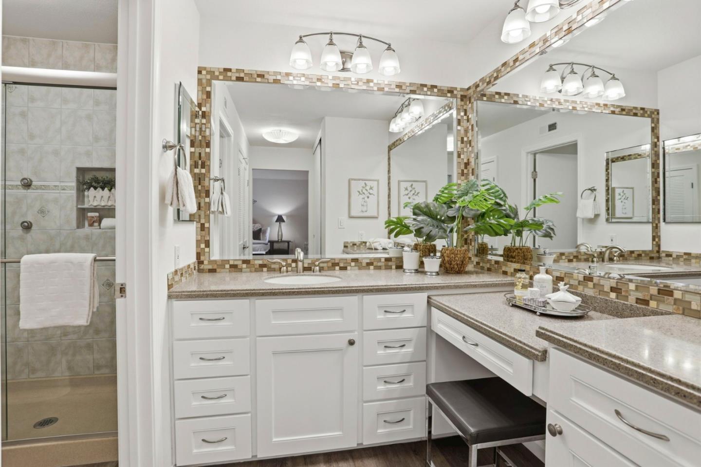 5231 Leesa Ann Court