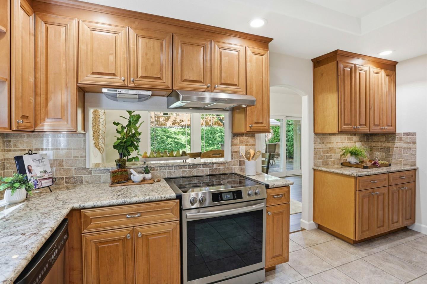 5231 Leesa Ann Court