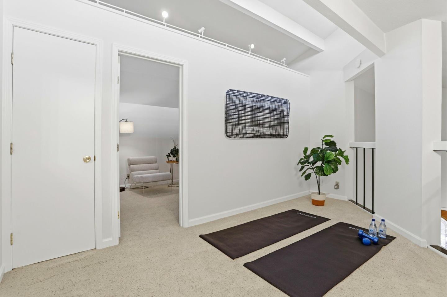 5231 Leesa Ann Court