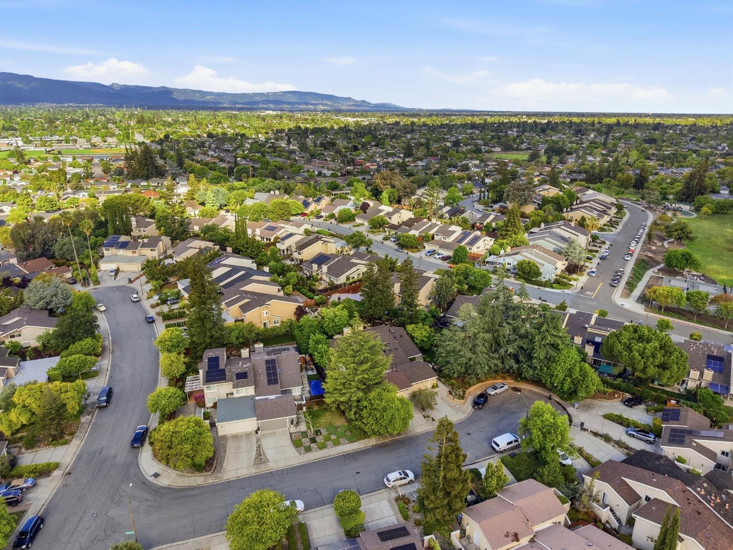 5231 Leesa Ann Court