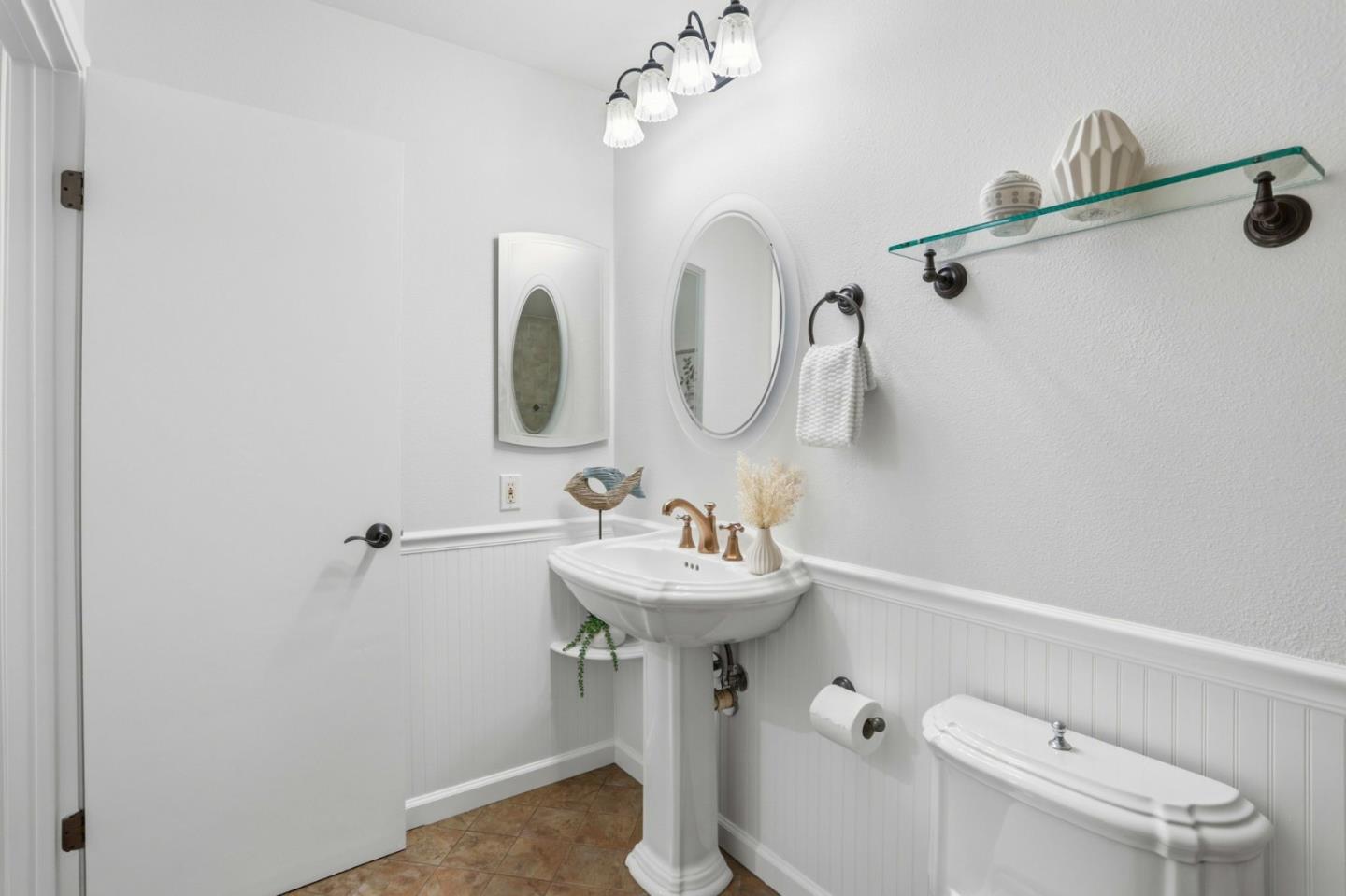 5231 Leesa Ann Court