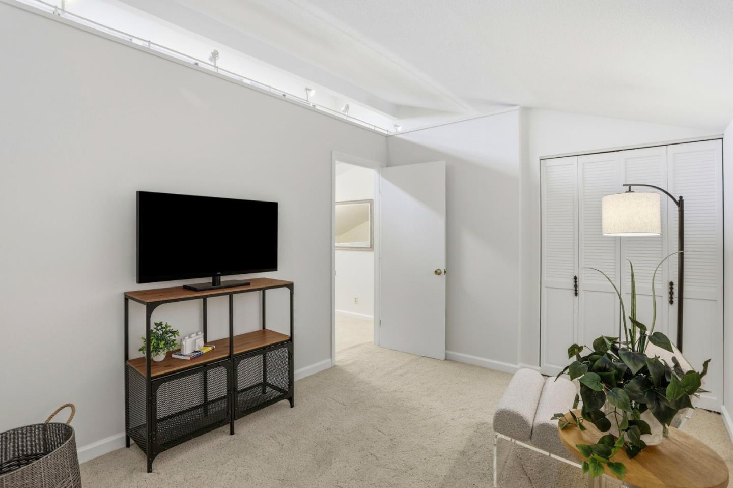 5231 Leesa Ann Court