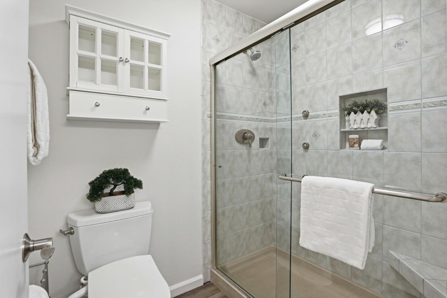 5231 Leesa Ann Court